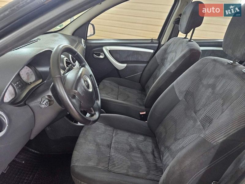 Хэтчбек Dacia Sandero 2009 в Виннице фото 4 Хэтчбек Dacia Sandero 2009 в Виннице