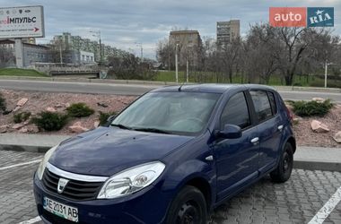 Хетчбек Dacia Sandero 2009 в Дніпрі