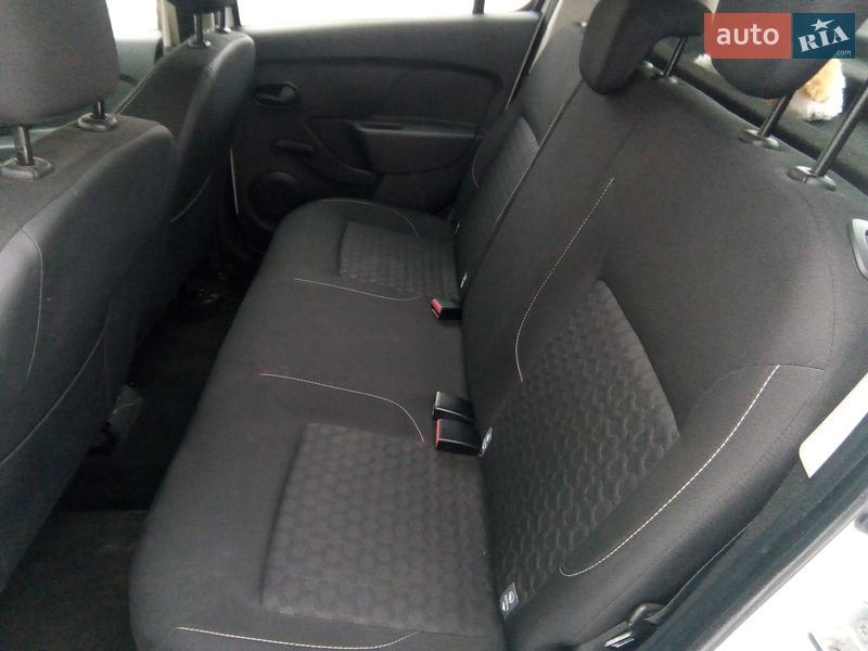Хэтчбек Dacia Sandero 2014 в Каменском