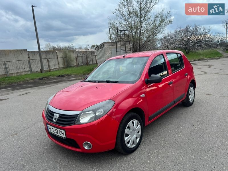 Хэтчбек Dacia Sandero 2009 в Днепре