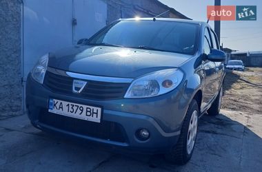 Хетчбек Dacia Sandero 2010 в Кропивницькому
