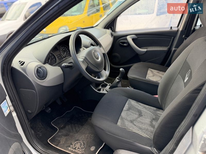 Хэтчбек Dacia Sandero 2012 в Бердичеве