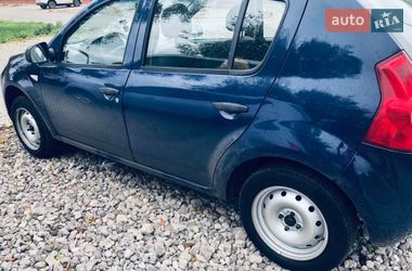 Хэтчбек Dacia Sandero 2009 в Кривом Роге