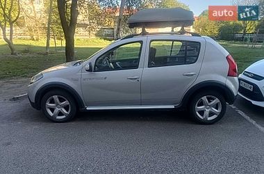 Хэтчбек Dacia Sandero 2012 в Луцке