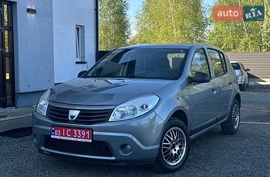 Хетчбек Dacia Sandero 2009 в Любешові