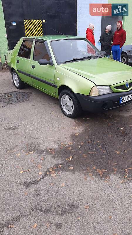 Хэтчбек Dacia Solenza 2003 в Благовещенском