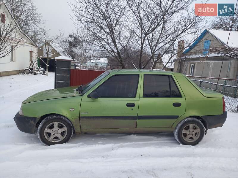 Хэтчбек Dacia Solenza 2004 в Остроге
