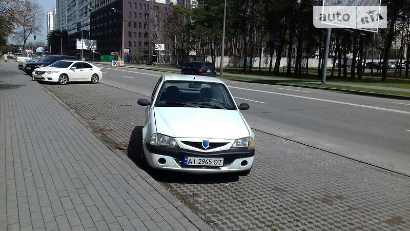 Седан Dacia Solenza 2003 в Киеве