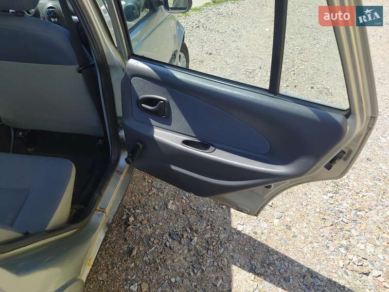 Седан Dacia Solenza 2003 в Прилуках