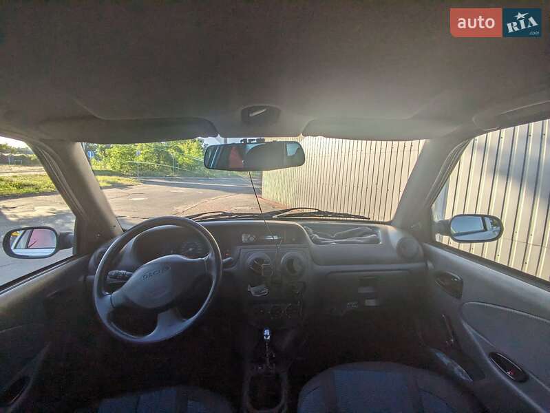 Седан Dacia Solenza 2003 в Киеве