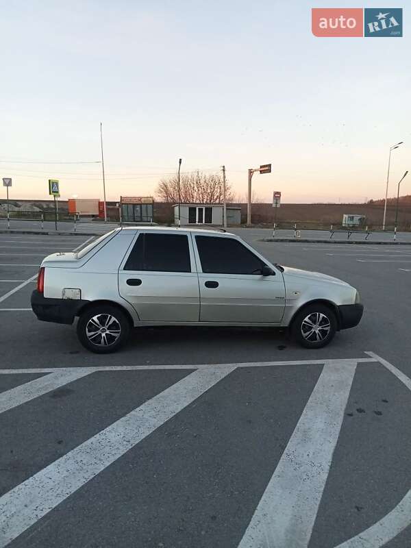 Седан Dacia Solenza 2003 в Тернополе