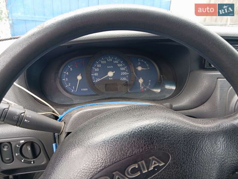 Седан Dacia Solenza 2004 в Малине