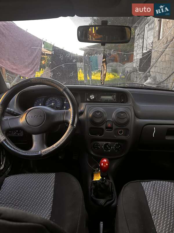 Седан Dacia Solenza 2004 в Малине