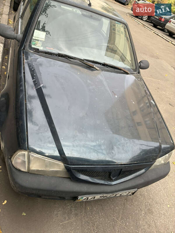 Седан Dacia Solenza 2004 в Киеве