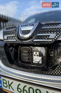 Внедорожник / Кроссовер Dacia Spring 2020 в 