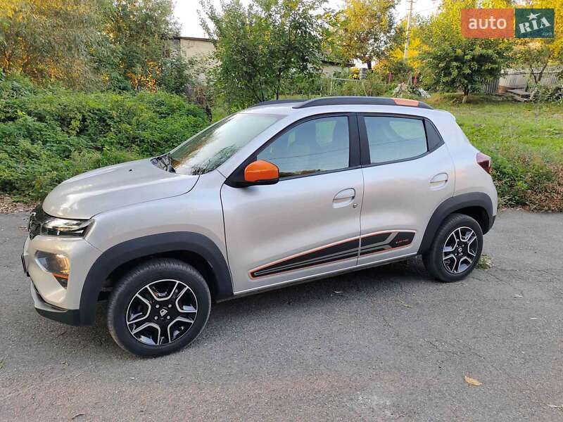 Позашляховик / Кросовер Dacia Spring 2022 в Києві