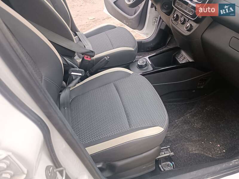 Позашляховик / Кросовер Dacia Spring 2023 в Дубні