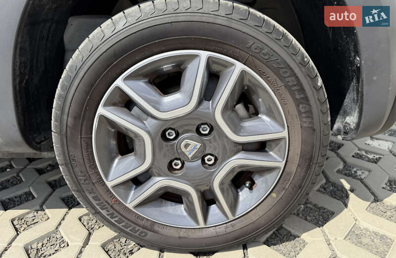 Внедорожник / Кроссовер Dacia Spring 2020 в Киеве