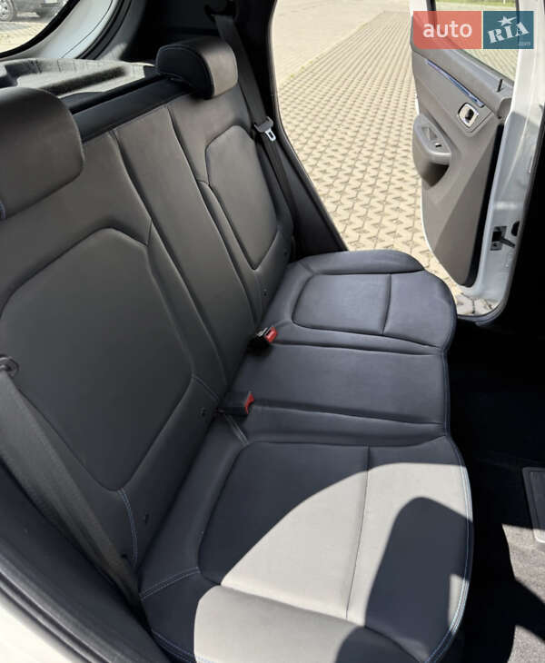 Внедорожник / Кроссовер Dacia Spring 2020 в Киеве