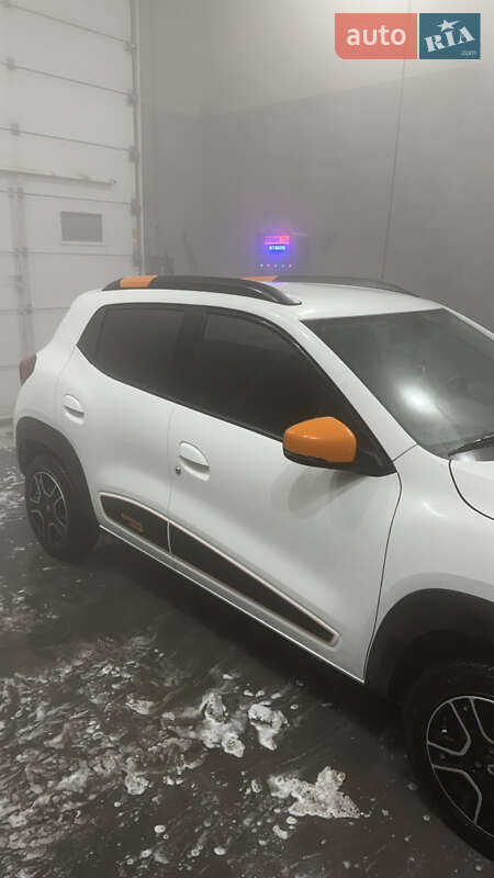 Позашляховик / Кросовер Dacia Spring 2021 в Києві