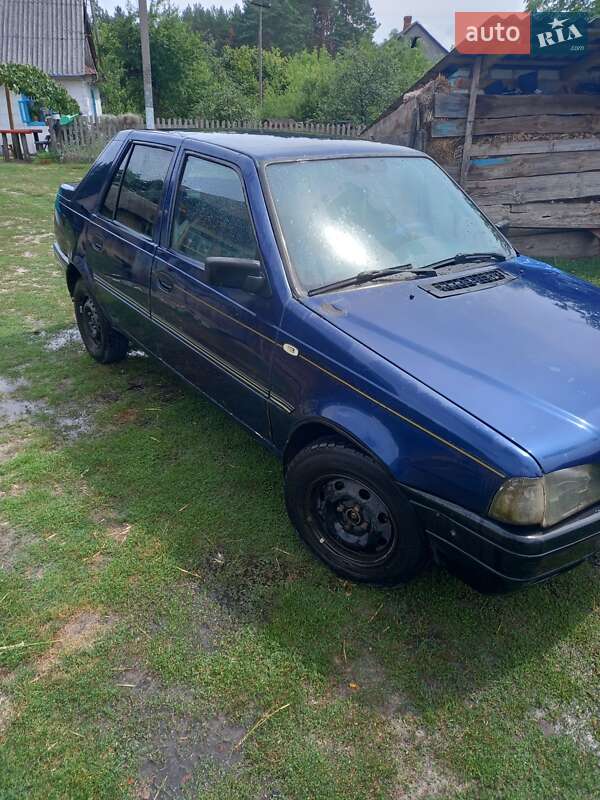 Седан Dacia SuperNova 2003 в Голобах
