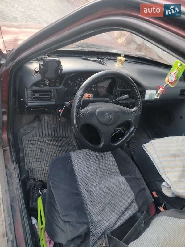 Седан Dacia SuperNova 2003 в Теребовле