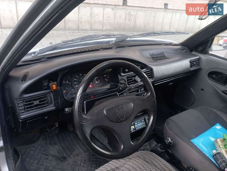 Седан Dacia SuperNova 2003 в Киеве