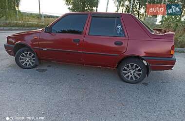 Седан Dacia SuperNova 2003 в Ромнах