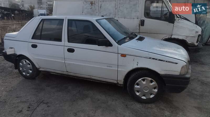 Dacia SuperNova 2003