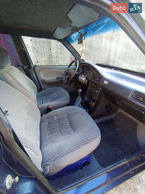 Седан Dacia SuperNova 2002 в Моршине