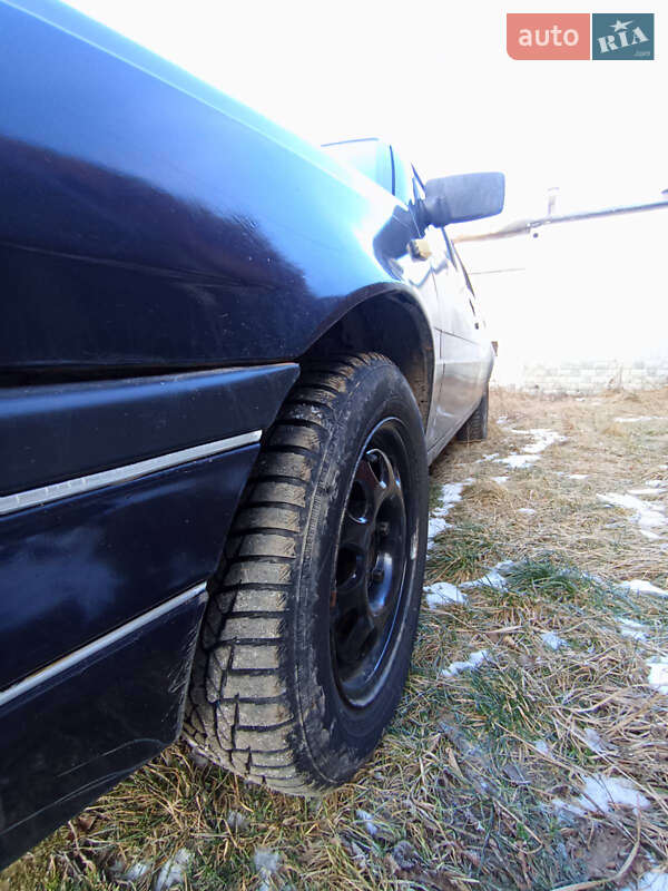 Седан Dacia SuperNova 2002 в Моршине