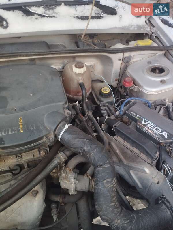 Седан Dacia SuperNova 2002 в Збараже