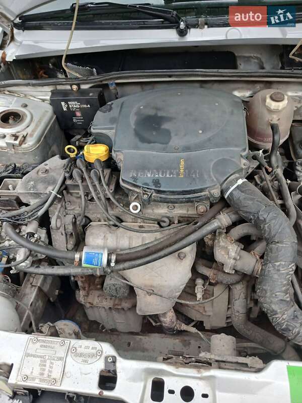 Седан Dacia SuperNova 2002 в Тернополі