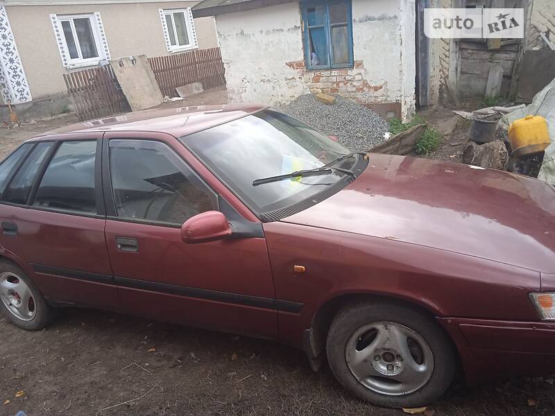 Седан Daewoo Espero 1997 в Радивиліві