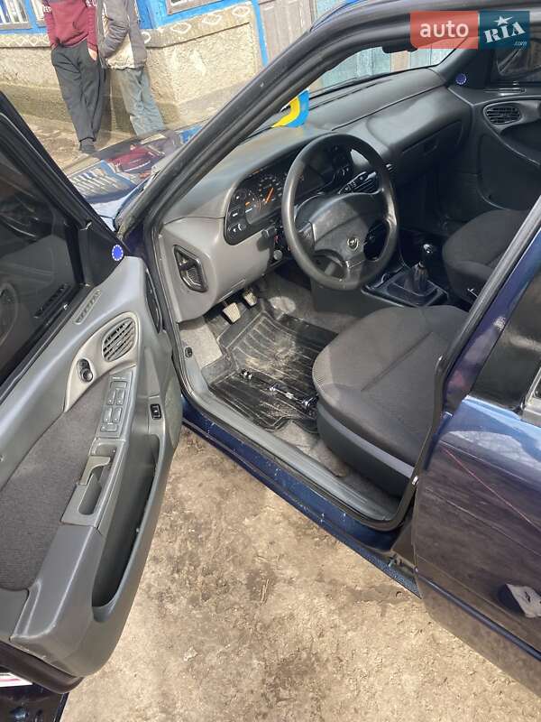 Седан Daewoo Espero 1998 в Первомайске