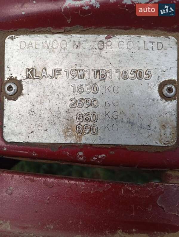 Седан Daewoo Espero 1995 в Тиврову
