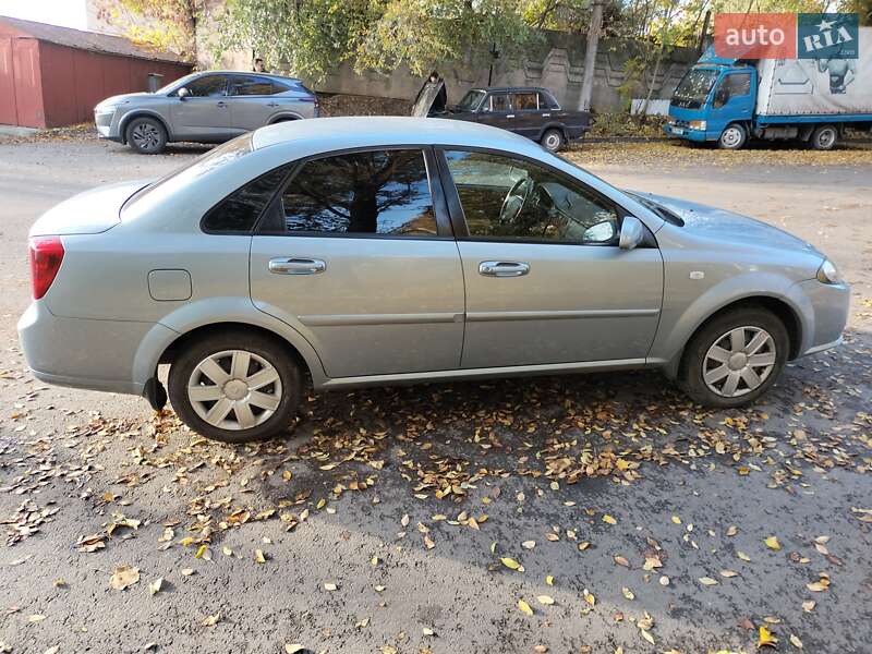 Седан Daewoo Gentra 2015 в Дніпрі