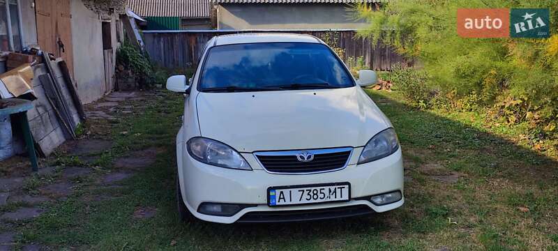 Седан Daewoo Gentra 2013 в Черновцах