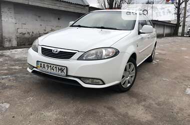 Седан Daewoo Gentra 2015 в Києві