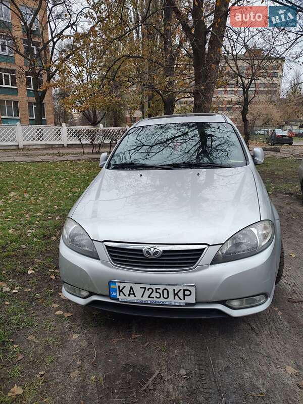 Седан Daewoo Gentra 2014 в Києві