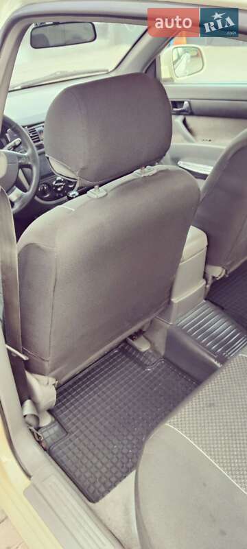 Седан Daewoo Gentra 2013 в Харькове