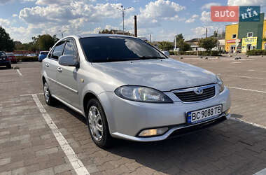 Седан Daewoo Gentra 2013 в Львові