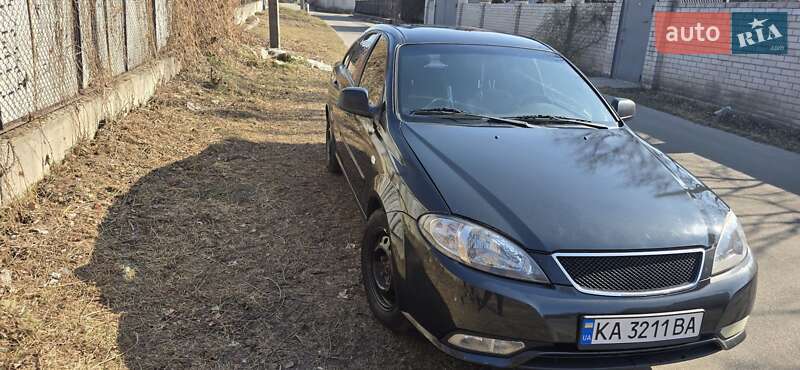 Седан Daewoo Gentra 2013 в Киеве