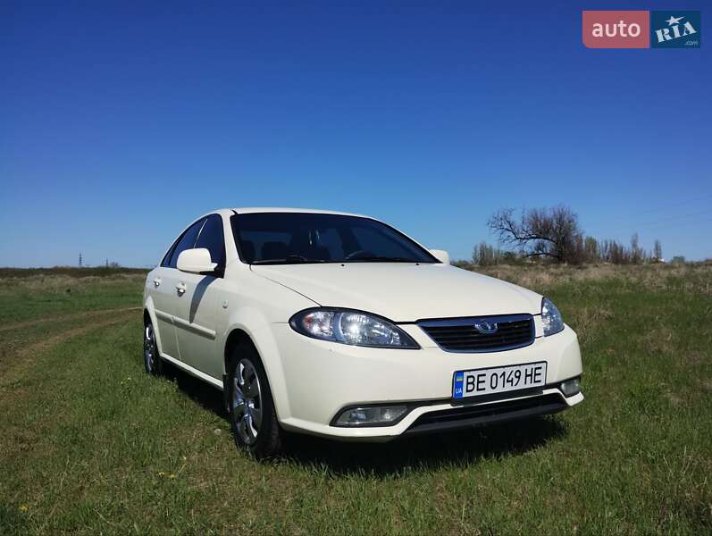 Седан Daewoo Gentra 2014 в 