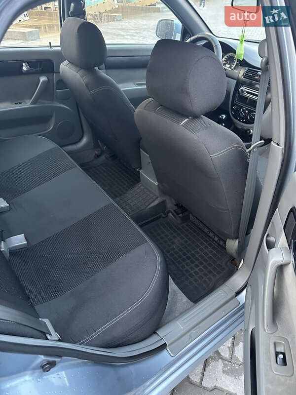 Седан Daewoo Gentra 2013 в Полтаві