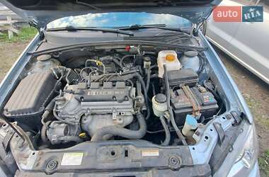 Седан Daewoo Gentra 2013 в 