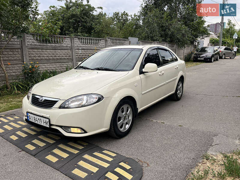 Седан Daewoo Gentra 2013 в Києві
