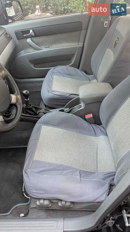 Седан Daewoo Gentra 2013 в Одессе