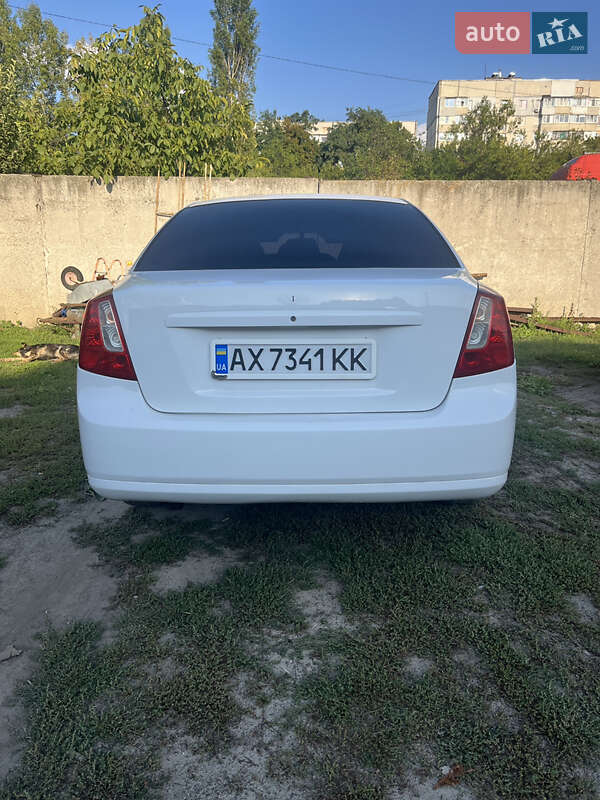 Седан Daewoo Gentra 2013 в Харькове