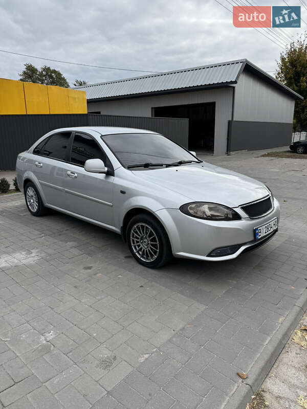 Седан Daewoo Gentra 2014 в Полтаві